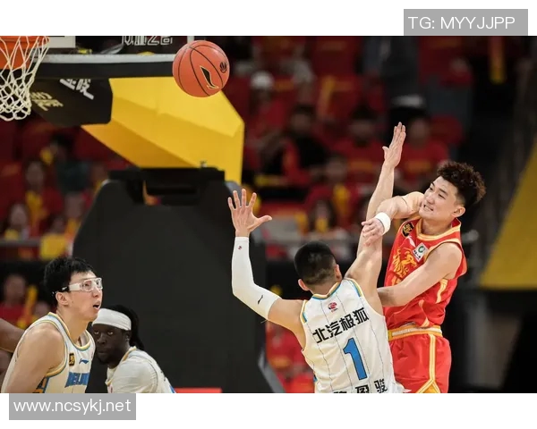 CBA俱乐部杯决赛中，上海久事男篮的内线双塔（王哲林与怀特塞德）具体数据表现如何？